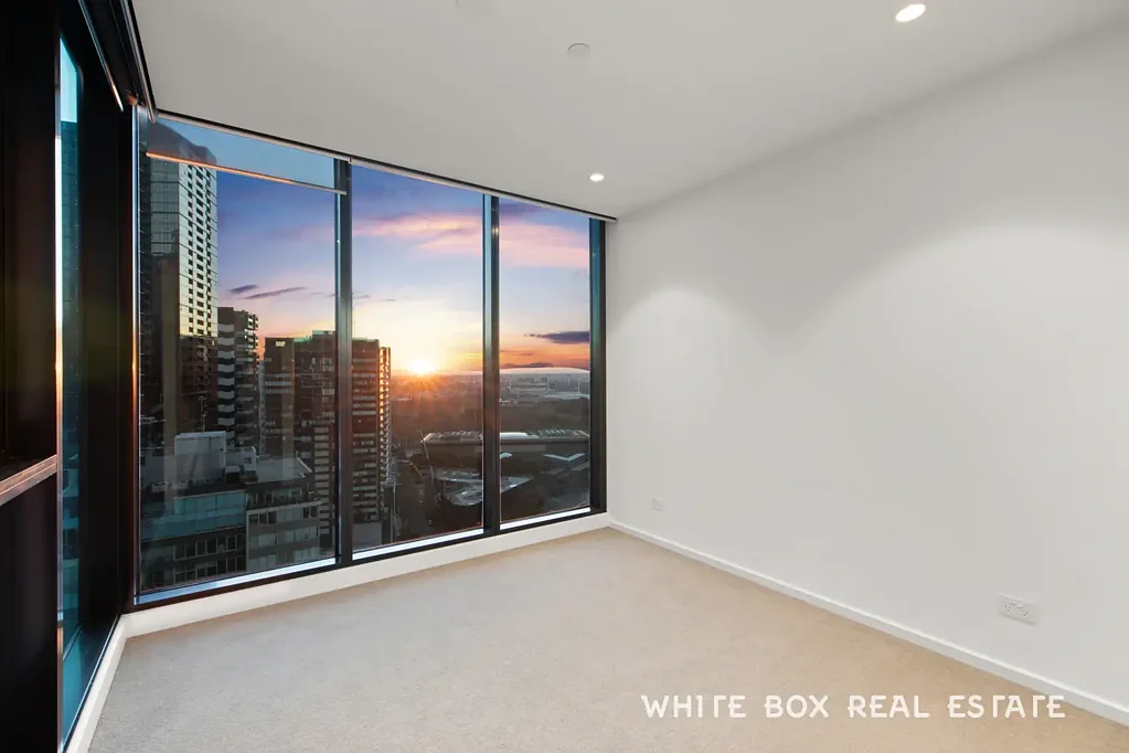 Southbank 2房 Southbank明珠 中心地段 封闭阳台 绝美景观
宽敞采光 精致装修 顶级电器 优雅浴室
度假式配套 奢华生活 机遇难得！ Elegant 2-Bedroom Apartment in Southbank Place - Luxury and Convenience Combined