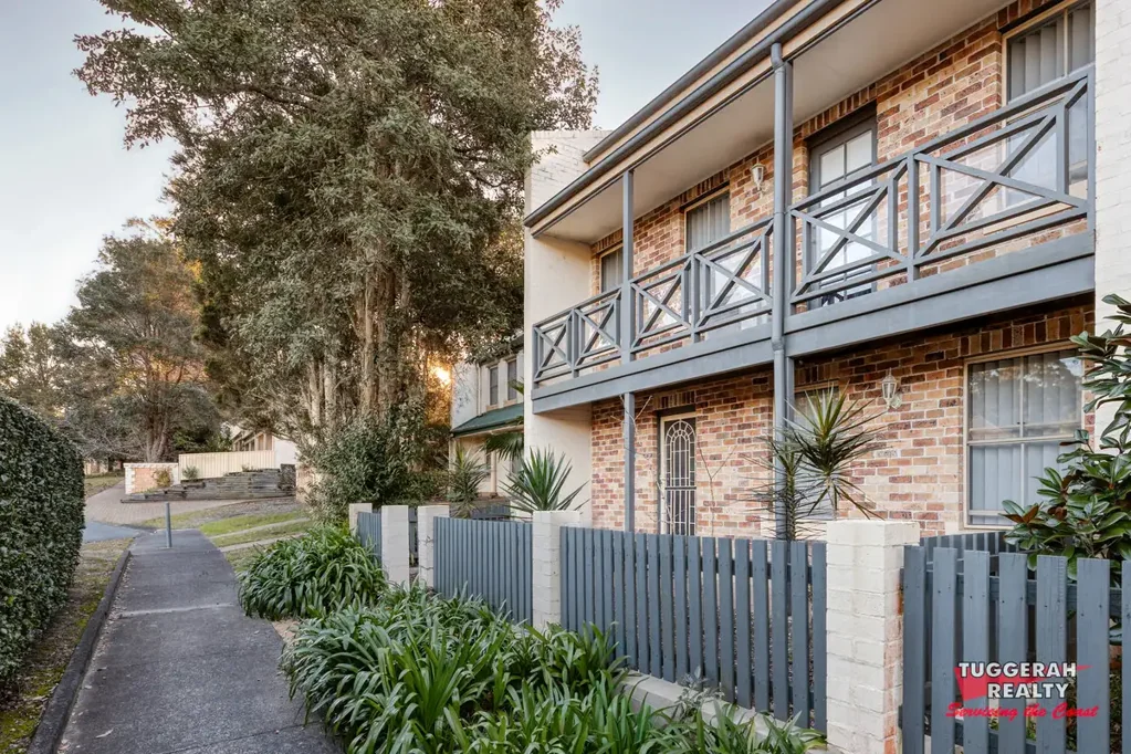 Mardi 3Kwarto Immaculate Townhouse with Solar,