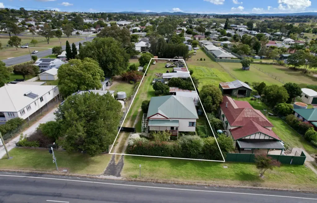 Warwick 3Moenga Renovate or Re-Develop - Medium density residential zoning