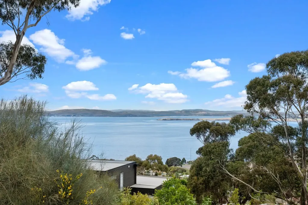 68 Coolamon Road, Taroona, TAS 7053