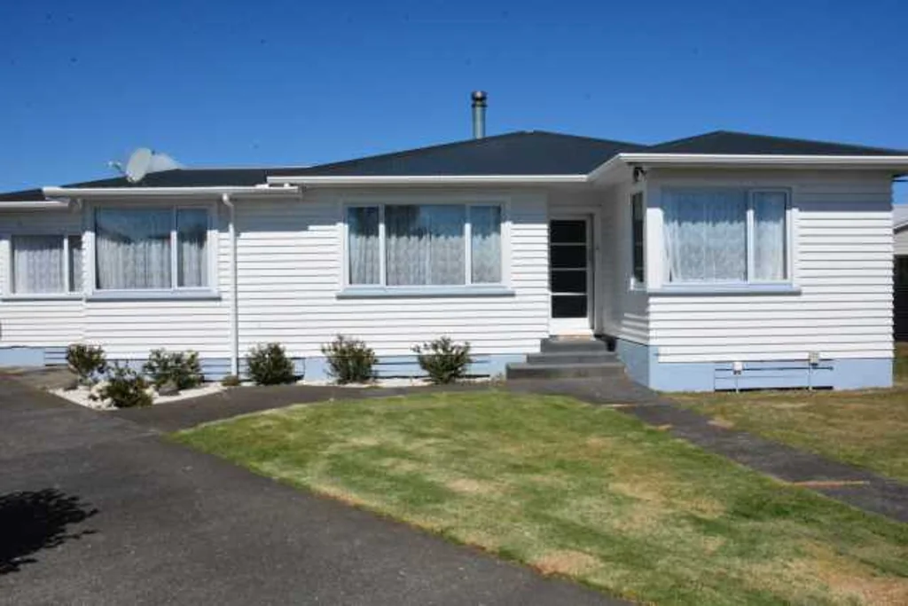 Hawera 3chambre GREAT FAMILY LIVING SUNNY POSITION