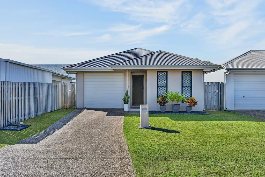 Burdell 3Kwarto Modern living + simplicity = a smart move for whoever's next