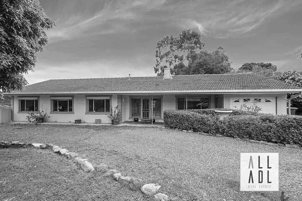 Valley View 3房  STAND OUT PROPERTY ON CORNER ALLOTMENT
