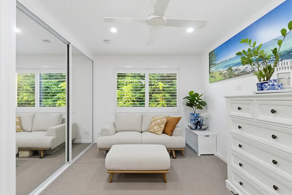 Clear Island Waters 3બેડરૂમ LUXURY RENOVATED TOWNHOUSE IN ONE OF GOLD COAST'S MOST CENTRAL & SOUGHT AFTER LOCATIONS