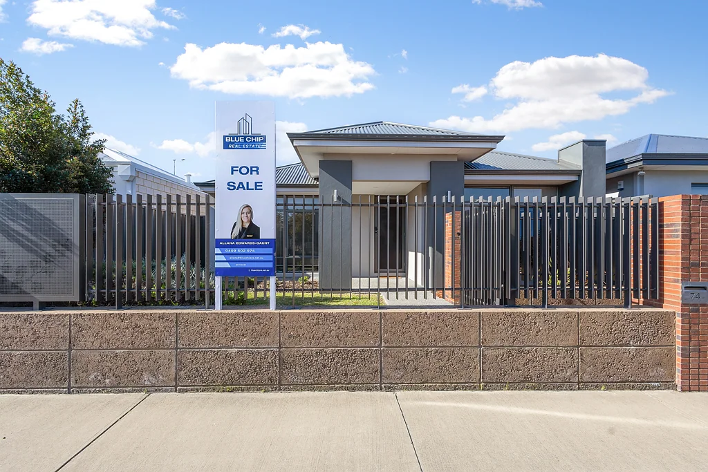 74 Berckelman Circuit, South Guildford, WA 6055