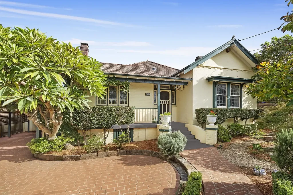 Pennant Hills 5Moenga Character family home in coveted position