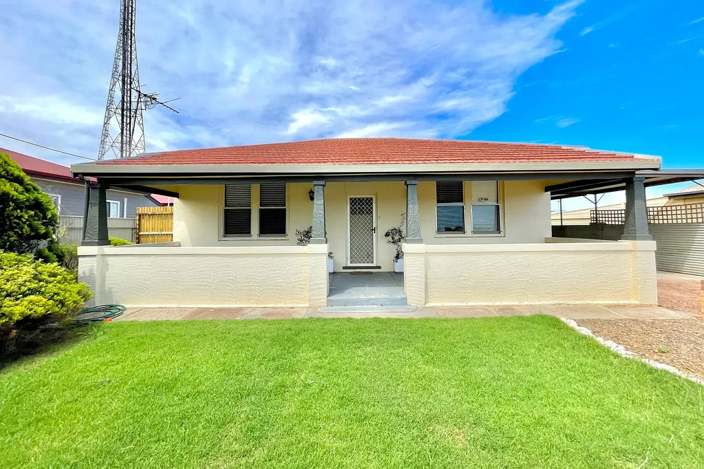 Ceduna 3Kwarto Perfectly Positioned Coastal Gem – Walk to Ceduna CBD & Murat Bay Views