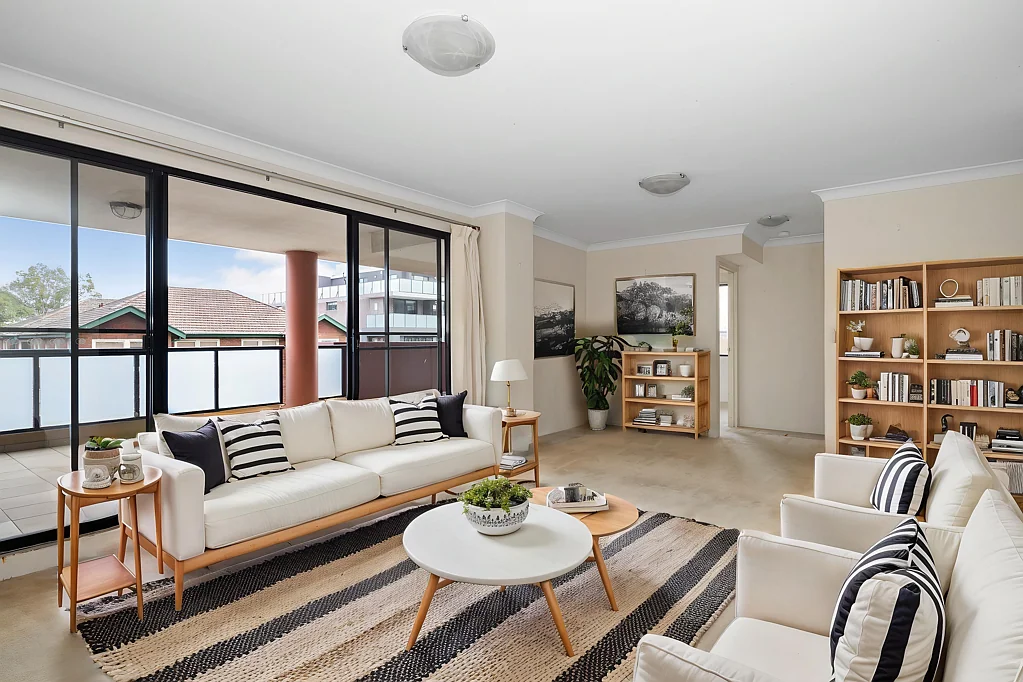MODERN TWO-UNIT APARTMENT IN THE HEART OF BURWOOD