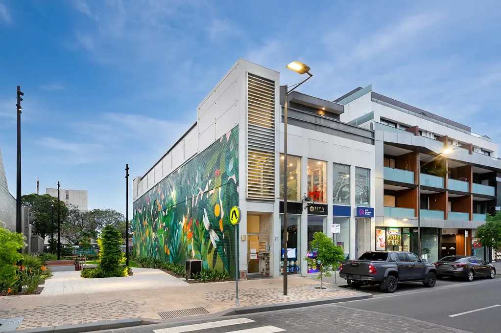 Prahran 1ਬੈੱਡਰੂਮ Sun-filled, spacious, and superbly positioned.