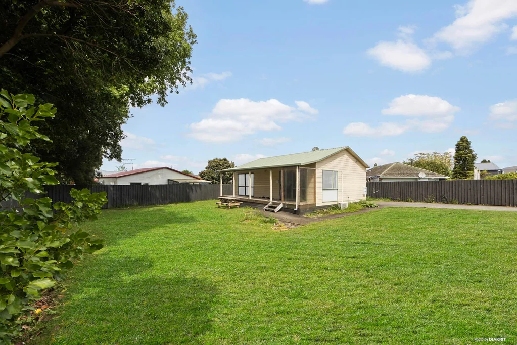 Te Atatu Peninsula 2બેડરૂમ $257,000 below CV