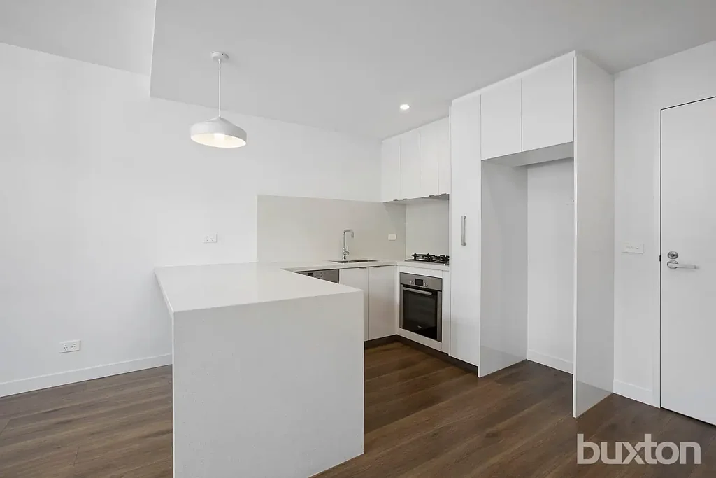 SPACIOUS ONE BEDROOM APARTMENT IN PRIME LOCATION