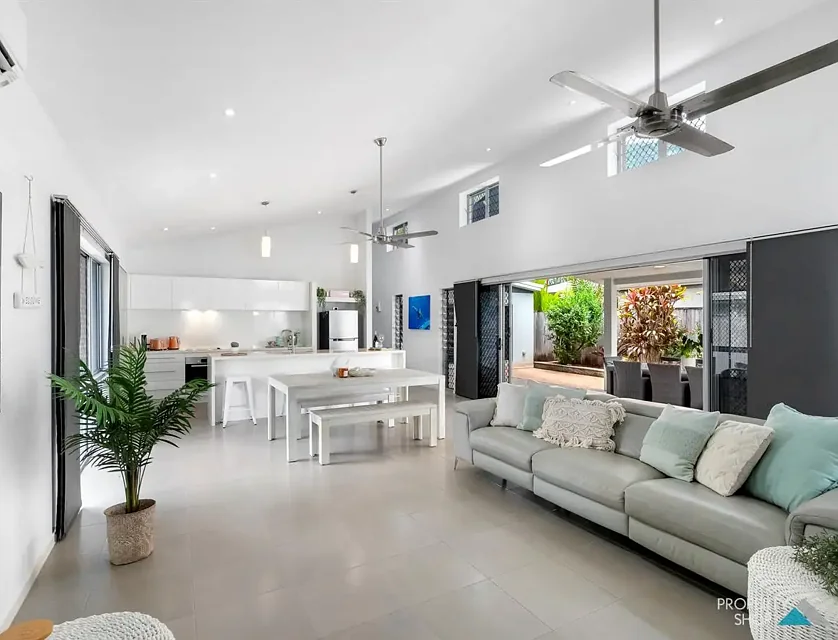 4 Lighthouse Court, Trinity Beach, QLD 4879, 4 ห้องนอน, 2 ห้องน้ำ, House