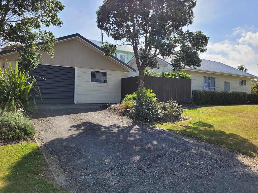 Hokitika 2部屋 Vacant Possession - Act Now!