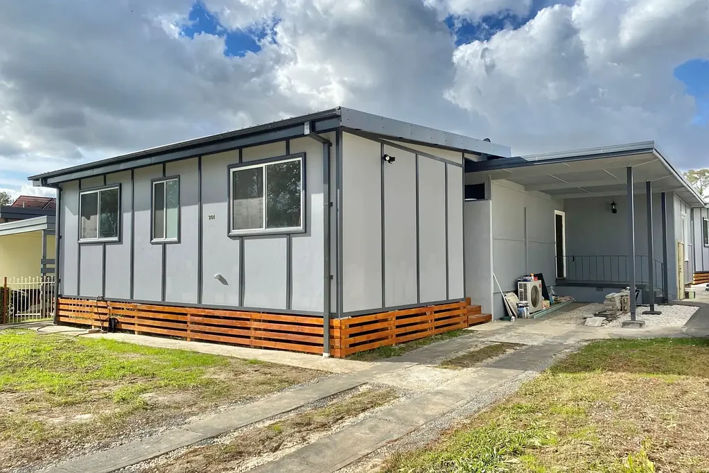 Recently renovated 3BR Flat! Near Mt Druitt shops, train & hospital!