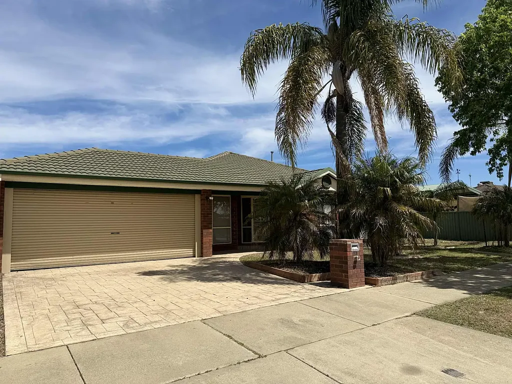 Spacious 3-Bedroom Home in Prime Shepparton Location.