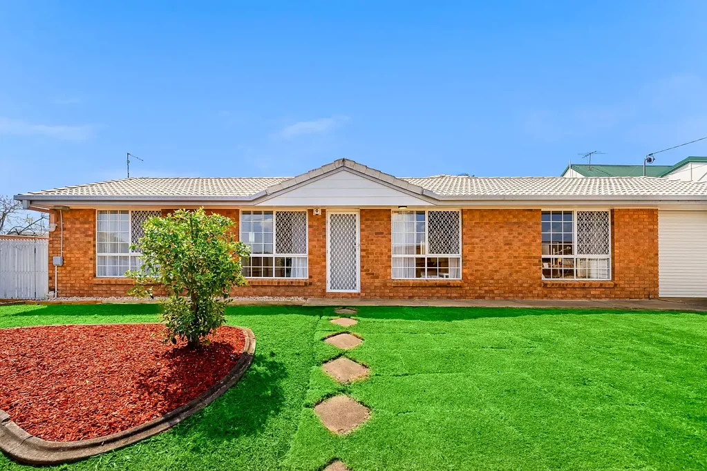 Collingwood Park 4ਬੈੱਡਰੂਮ Spacious Family Living in the Heart of Collingwood Park!