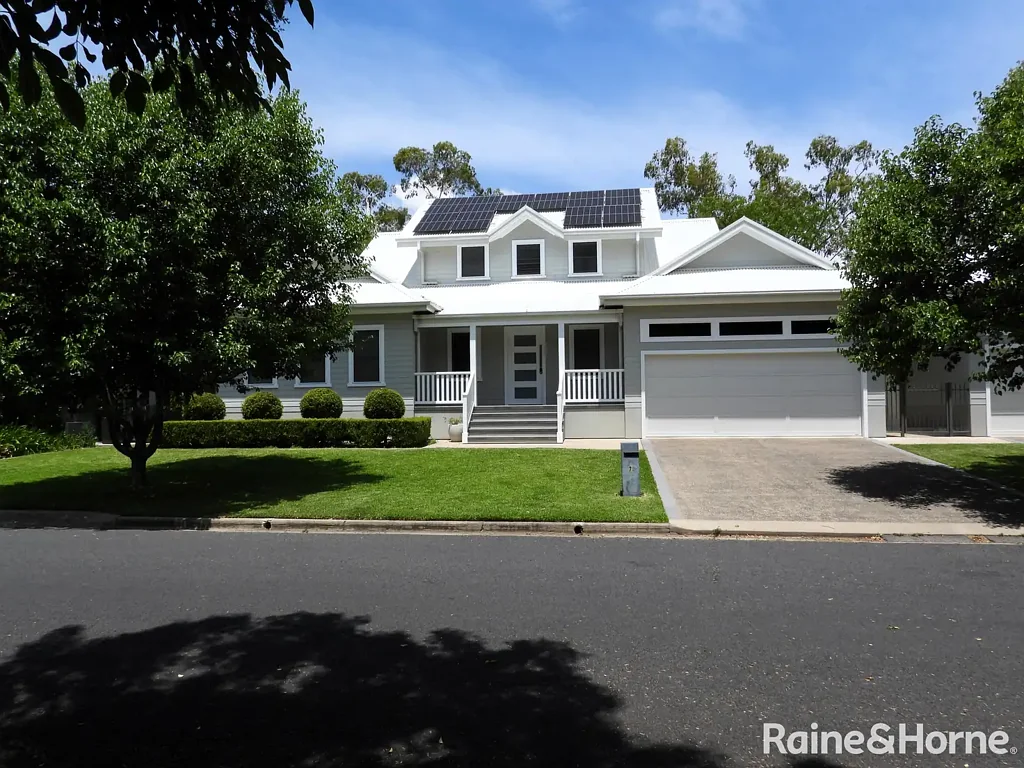 Executive Residence - Greenbah