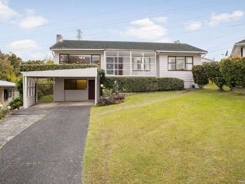Mount Roskill 4房  855m2 Prime Land in Serene Location