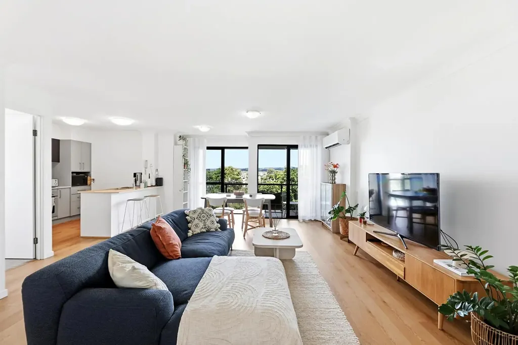 Bilinga 2房  Coastal Retreat Steps from the Sand. Trifecta: 2 Bed 2 Bath 2 Car!