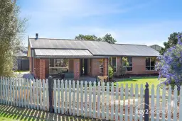 8 Encee Drive, St Leonards