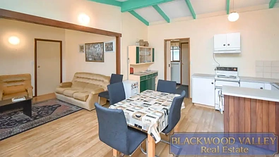77 Shepherdson Road, Wilga, WA 6243, 3房, 1浴, House