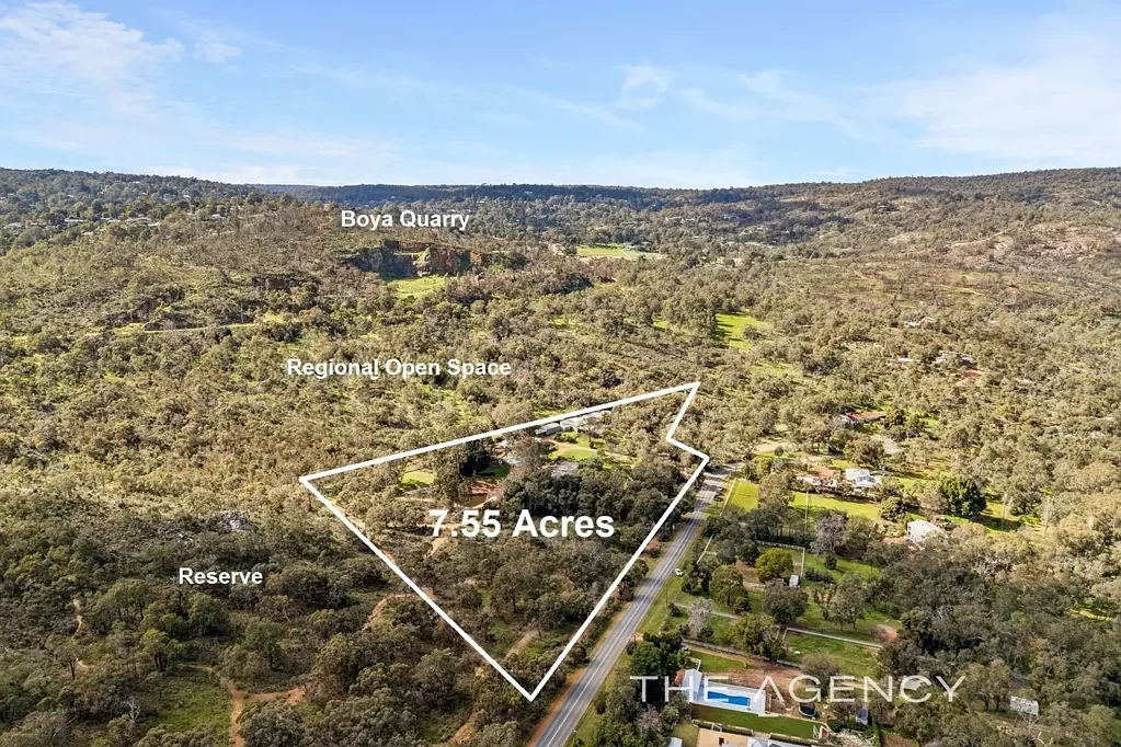 Boya 6ਬੈੱਡਰੂਮ "Greenglades"- Two Homes, Multiple Sheds on 7.5 Acres in Beautiful Boya