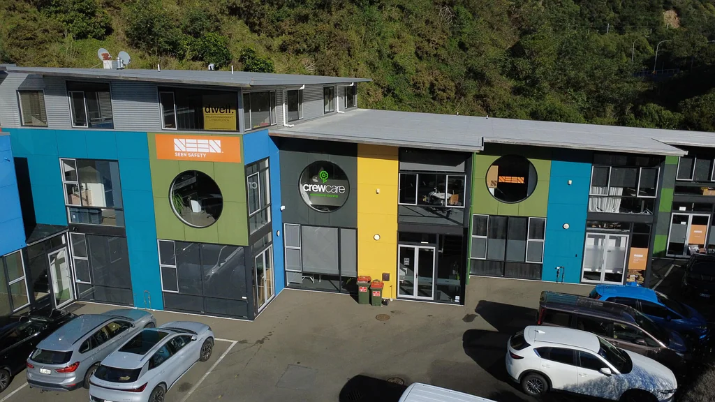 Kaiwharawhara Smart city-fringe office with parking
