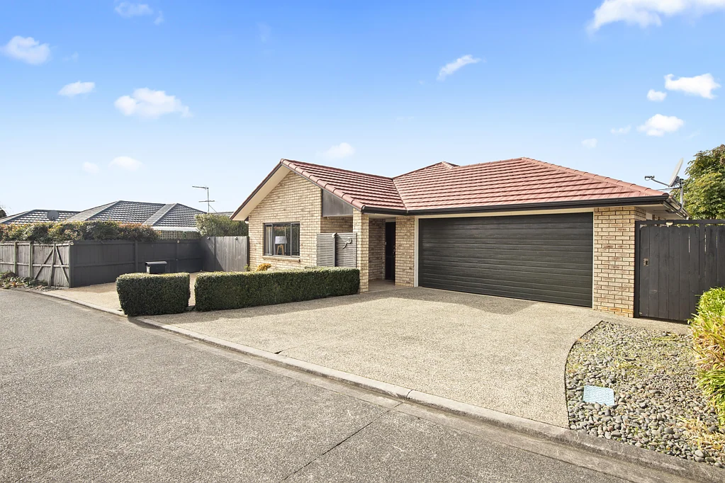 Pukekohe 4ਬੈੱਡਰੂਮ Modern family living in comfort and style