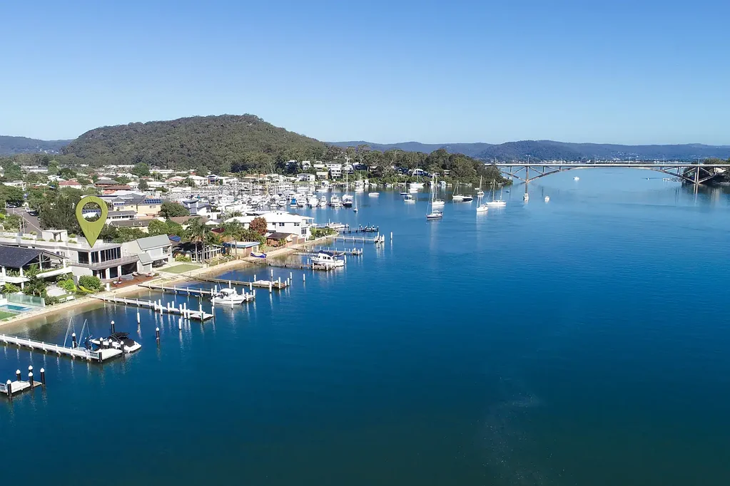Booker Bay 5 Bedroom Exclusive North Facing Waterfront Penthouse with Deepwater Jetty & Private Mooring for Large Vessel