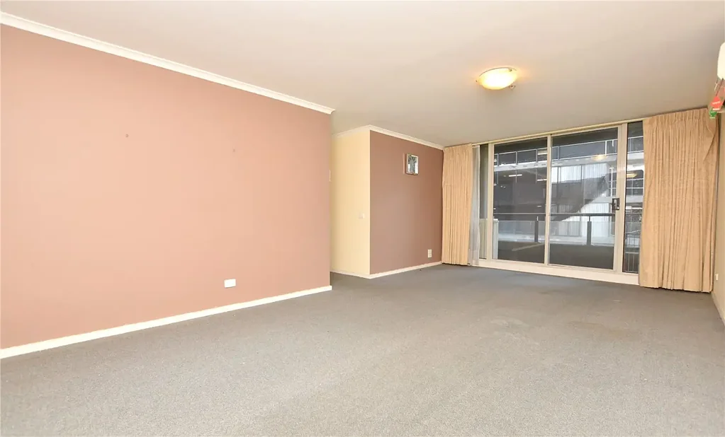 UNFURNISHED  3 BEDROOM 2 BATHROOM 1 CARPARK APARTMENT!