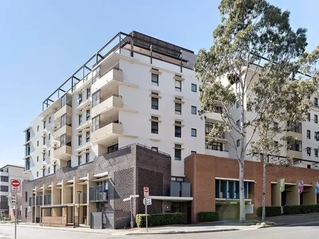 Modern One Bedroom Apartment with Parking