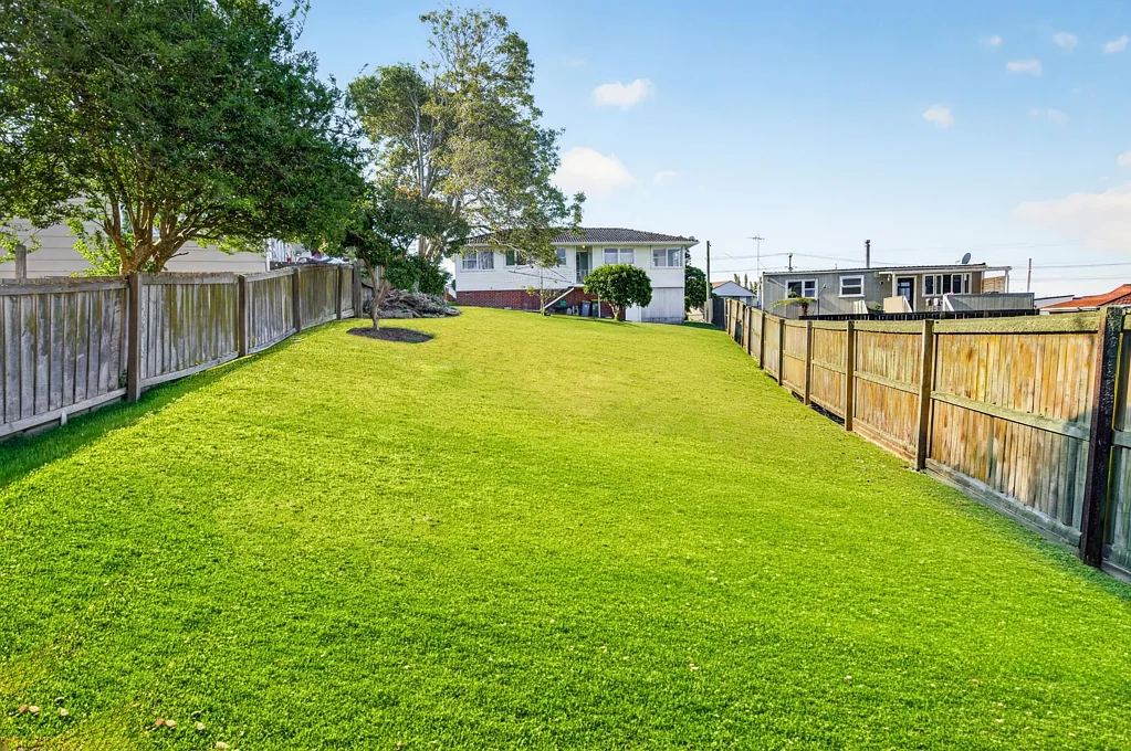 Te Atatu South 3房 遗产房！ 776㎡地块上的Kiwi梦想之家， 打造您的终极家庭居所 DECEASED ESTATE! THE ORIGINAL KIWI DREAM!