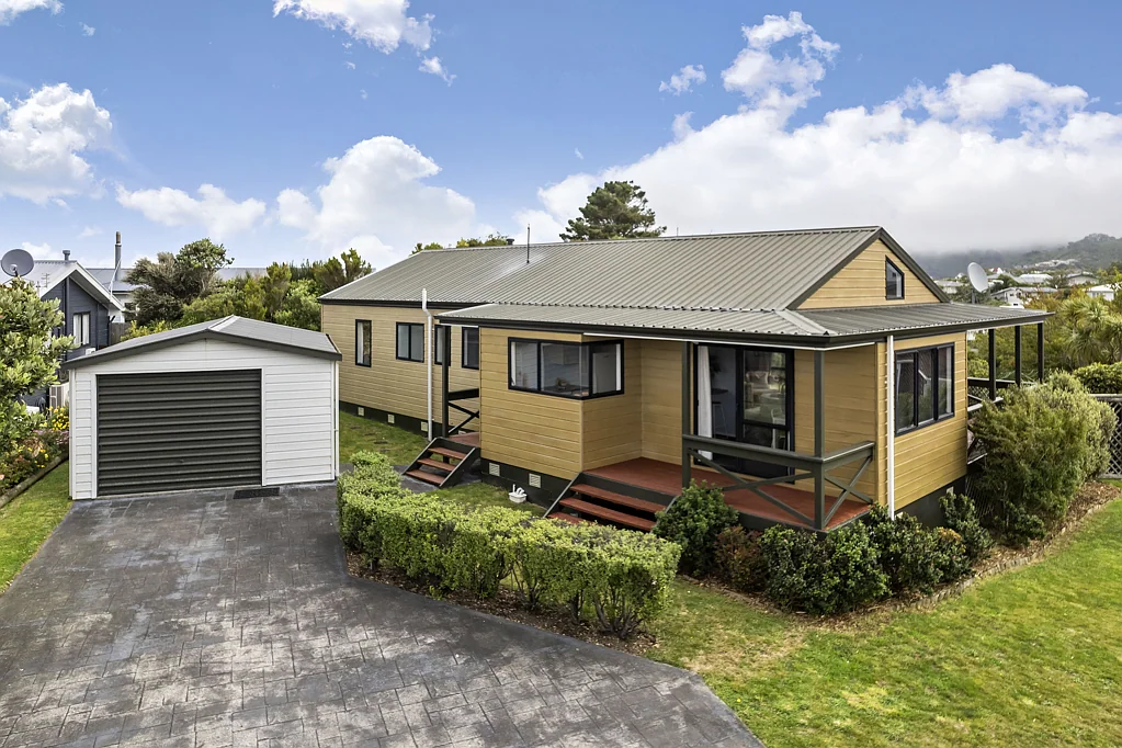 8 Peter Button Place, Johnsonville, Wellington City, Wellington