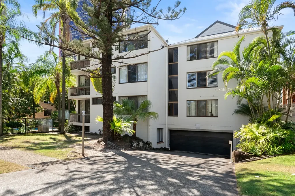 Refurbished 2-Bedroom Unit in Prime Broadbeach Location