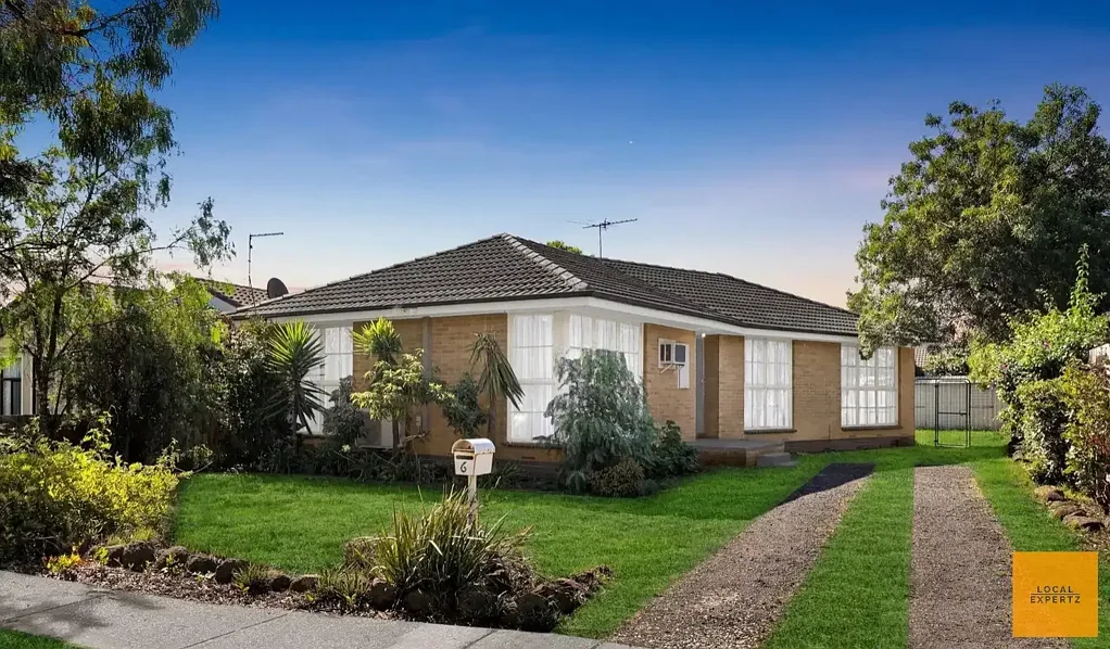 Conveniently located within walking distance to Melton Train Station and Station Square Shopping Centre