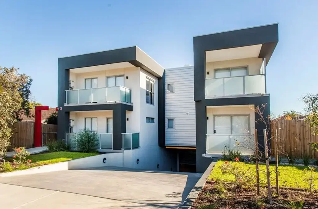 VERY SPACIOUS MODERN APARTMENT