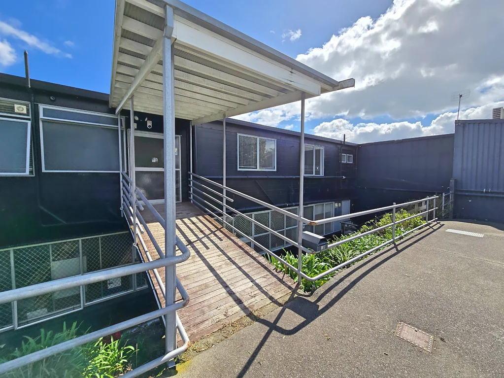 Sandringham Morning side office/ live and work space
