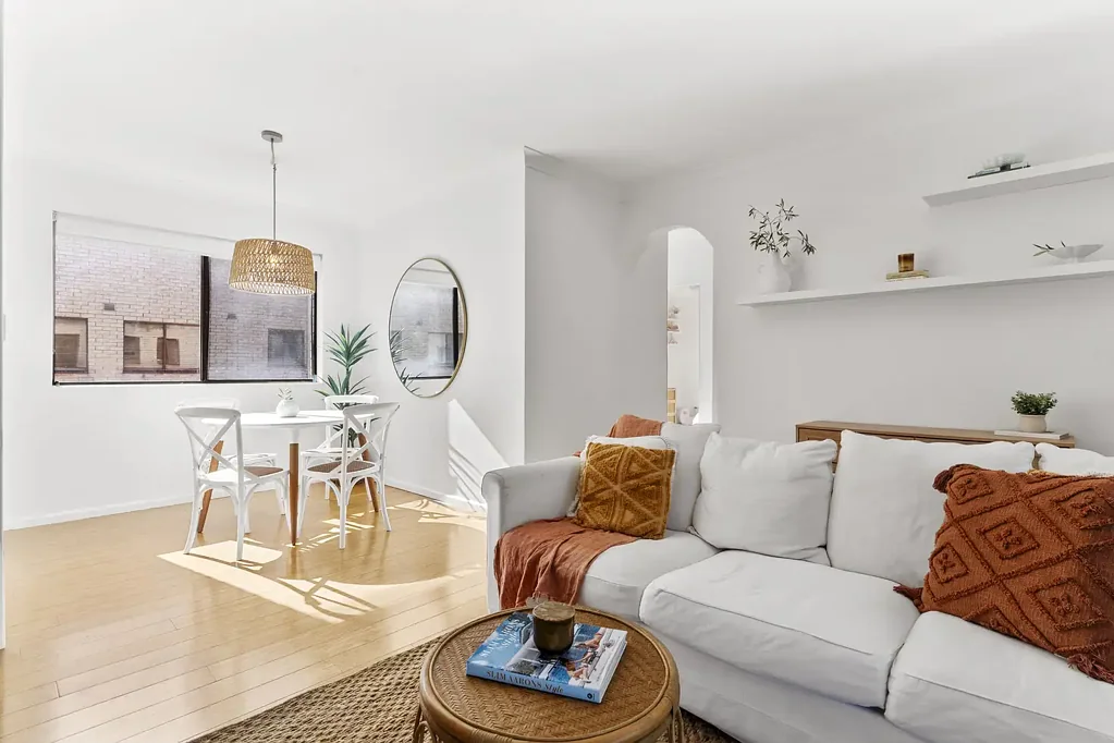 Cronulla 2房 海滨生活，日常便利 Beachside Living with Everyday Convenience