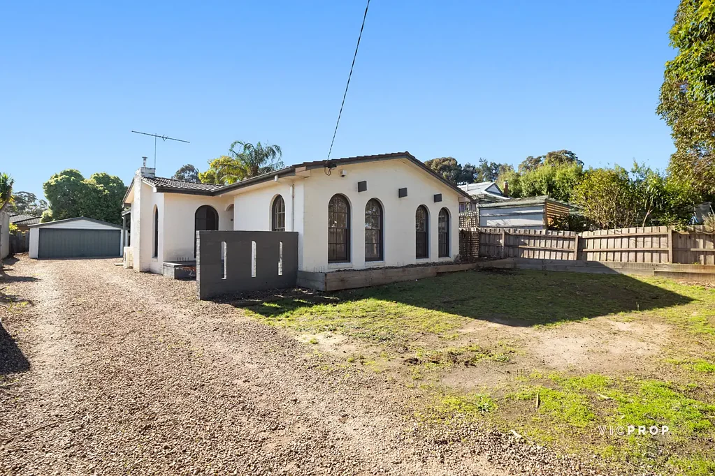 A classic 3‑bedroom home exuding timeless appeal and family-friendly comfort.
