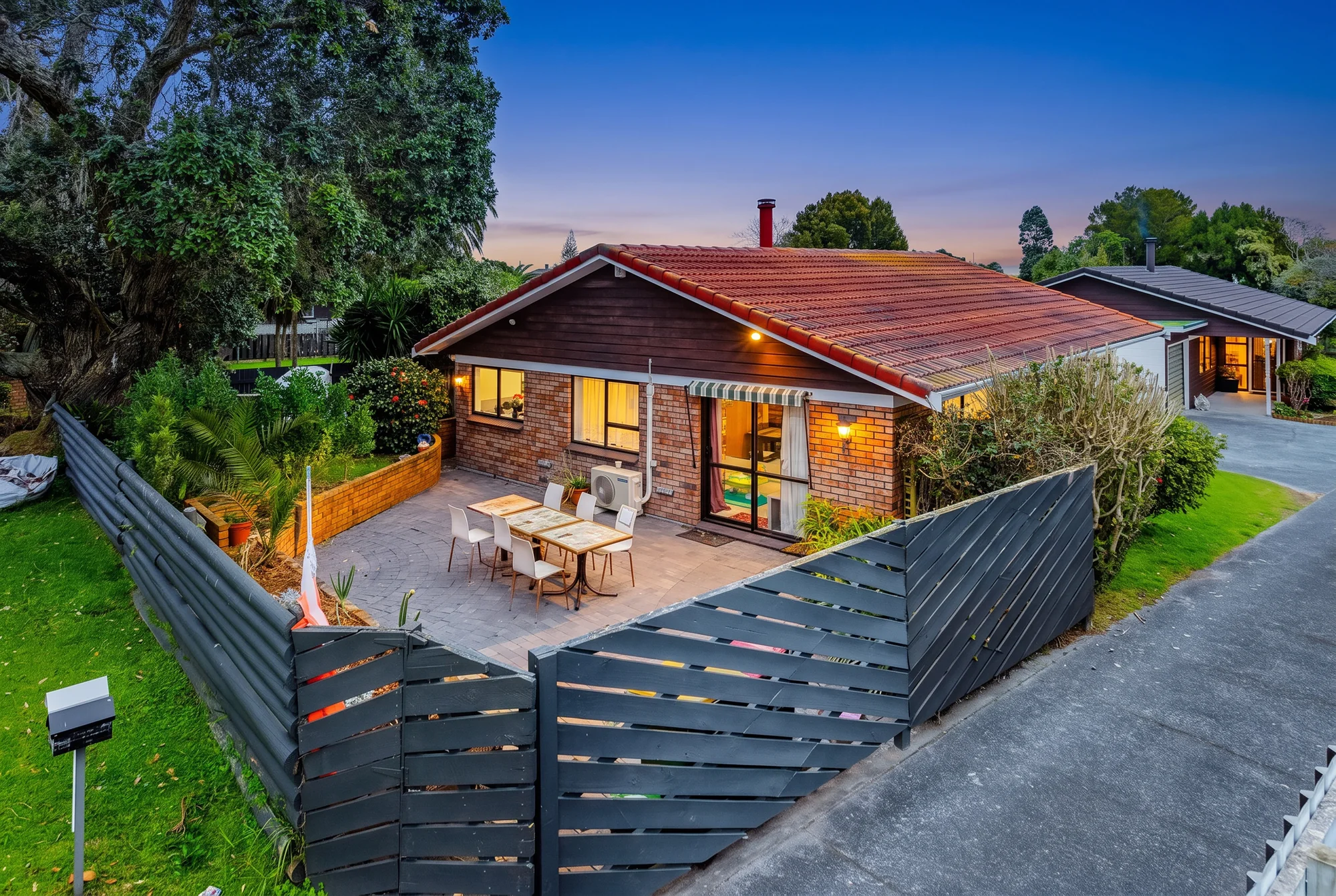 Manurewa 2 Slaapkamer Urgent Sale: Overseas Owners!