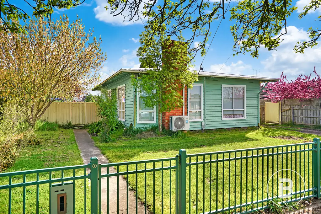 57 Wattle Avenue, Wendouree, VIC 3355