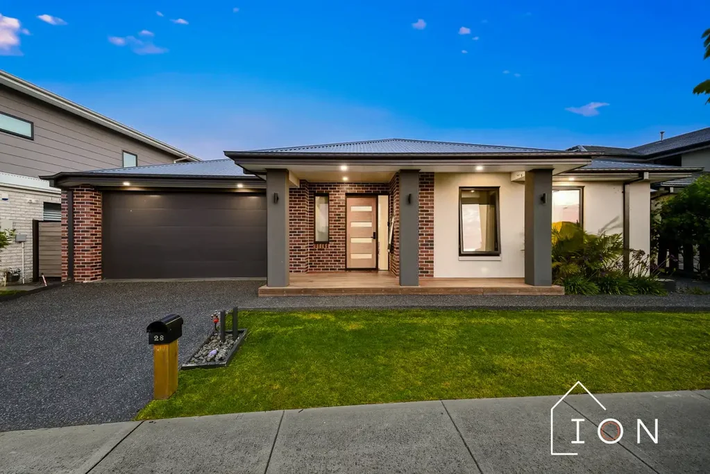 Cranbourne South 4房 Brompton Estate尊贵地段 四卧主卧套 现代厨房景观后院 便利学校公园 太阳能节能设计 Prestige Living in the Heart of Brompton Estate