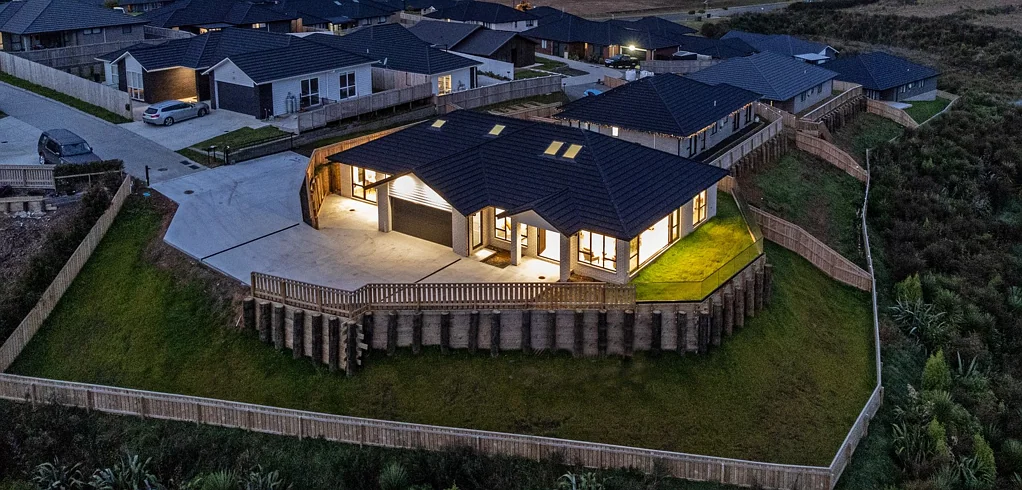 Pokeno 6 Bedroom Why Buy One Home When You Can Have Two?