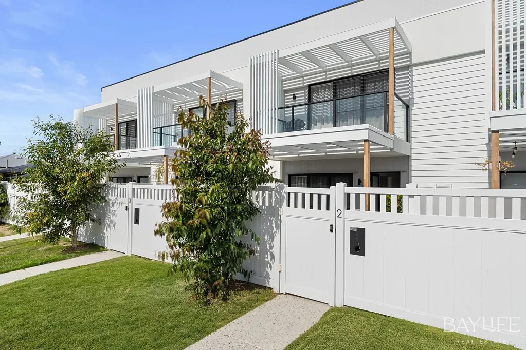 Margate 4房 现代 Margate 联排别墅 Contemporary Margate Townhome