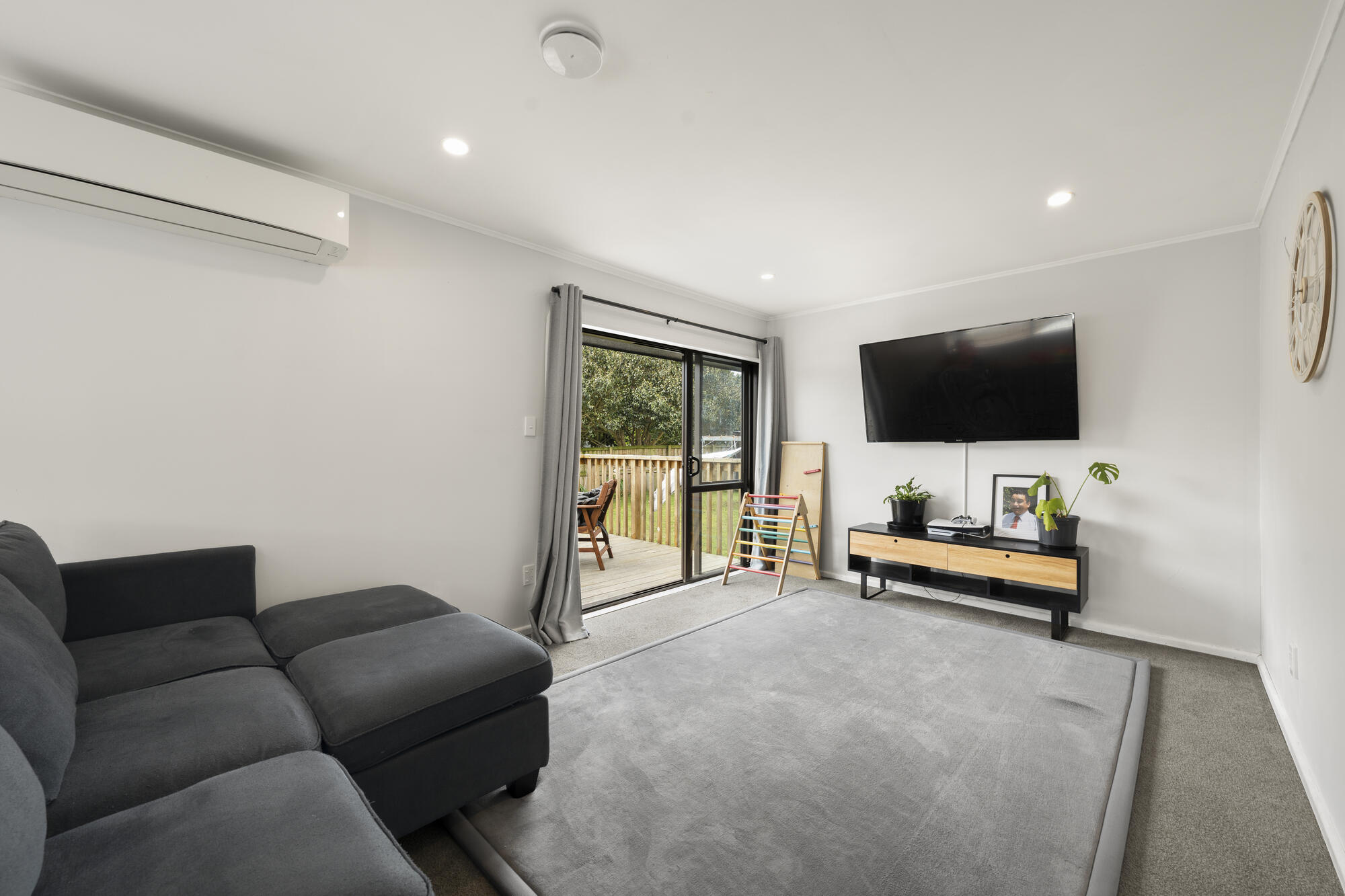 16 Dairy Road, Otara, photo 3