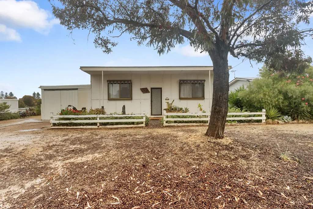 Ardrossan 3ห้องนอน Coastal Escape or Creative Project