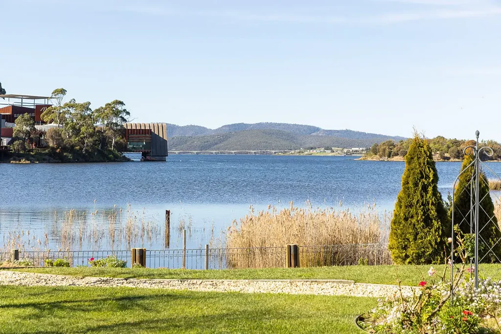 Berriedale 4房  Rare Luxury Waterfront Living Minutes From Hobart
