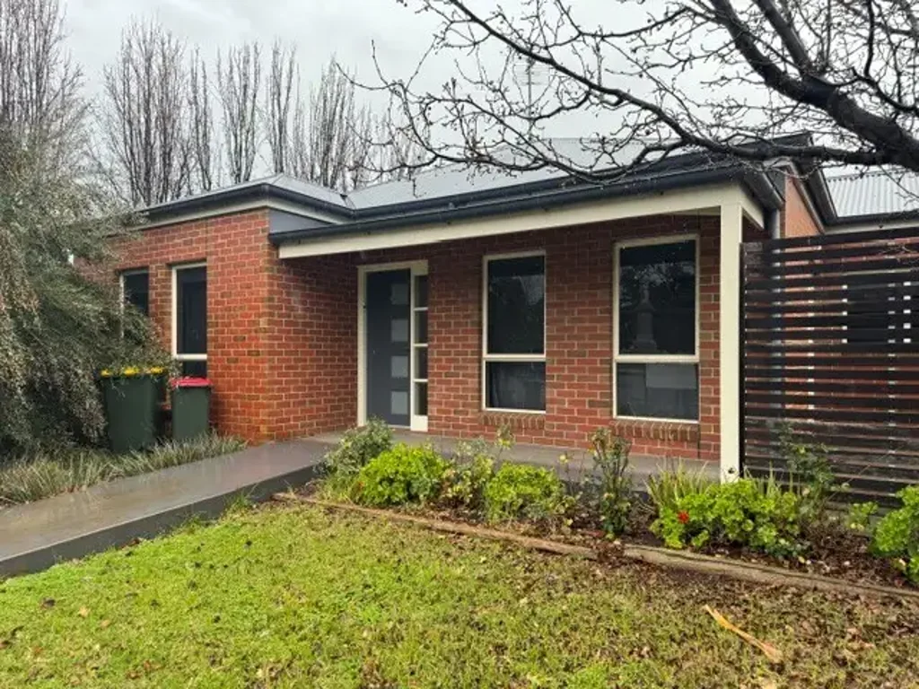 Charlton 2Kwarto MODERN, STYLISH & CONVENIENTLY LOCATED