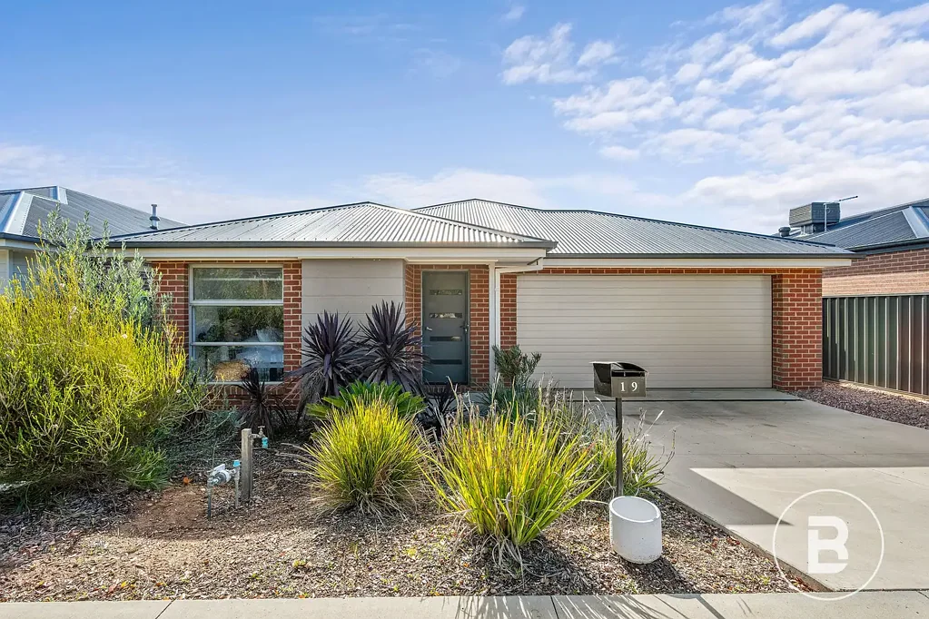 Strathfieldsaye 4房  Low-Maintenance Living in Sought-After Strathfieldsaye