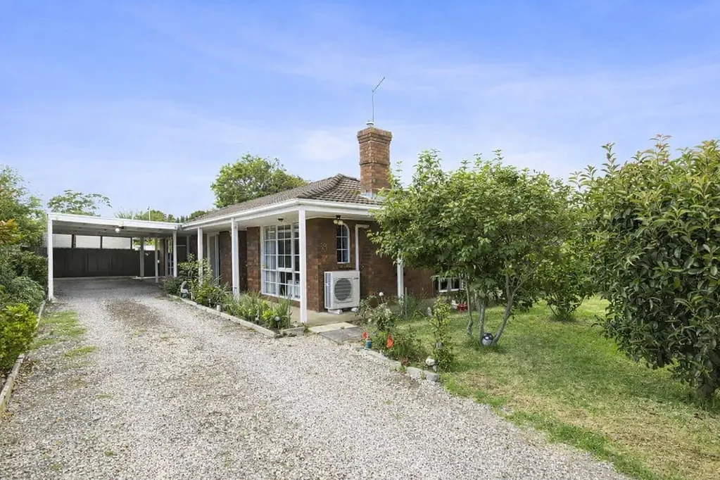 Coastal Calm Meets Everyday Comfort in Clifton Springs